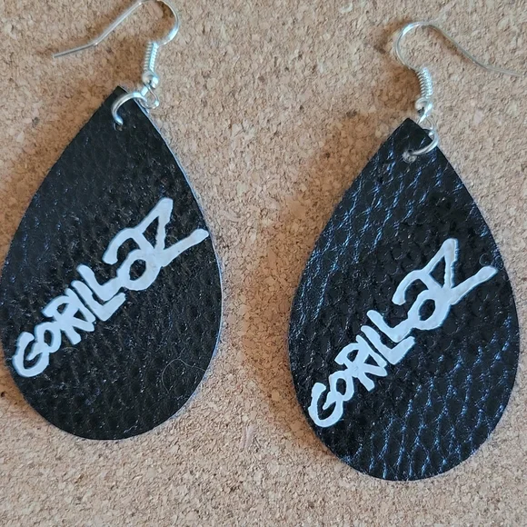 Gorillaz inspired faux leather earrings - Picture 2 of 2